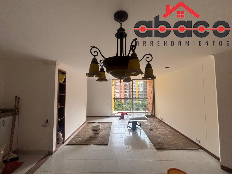 Apartamento disponible para Arriendo en Envigado con un valor de $4,000,000 código 12646