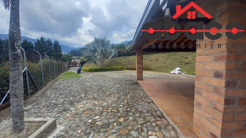 Casa-Finca disponible para Arriendo en Envigado El Salado Foto numero 1