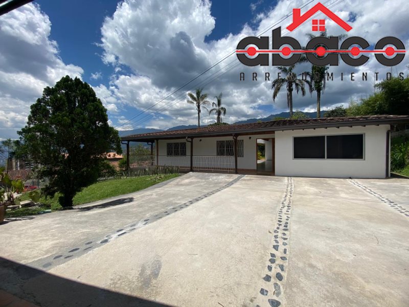 Finca disponible para Arriendo en Envigado La Mina Foto numero 1