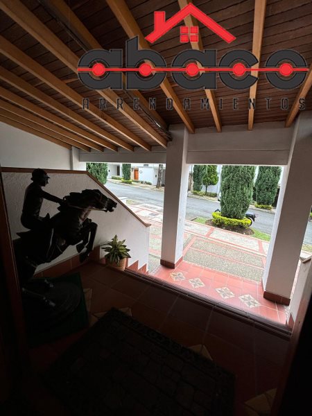 Casa disponible para Ambos en Medellín con un valor de $7,000,000 - $1,300,000,000 código 12147